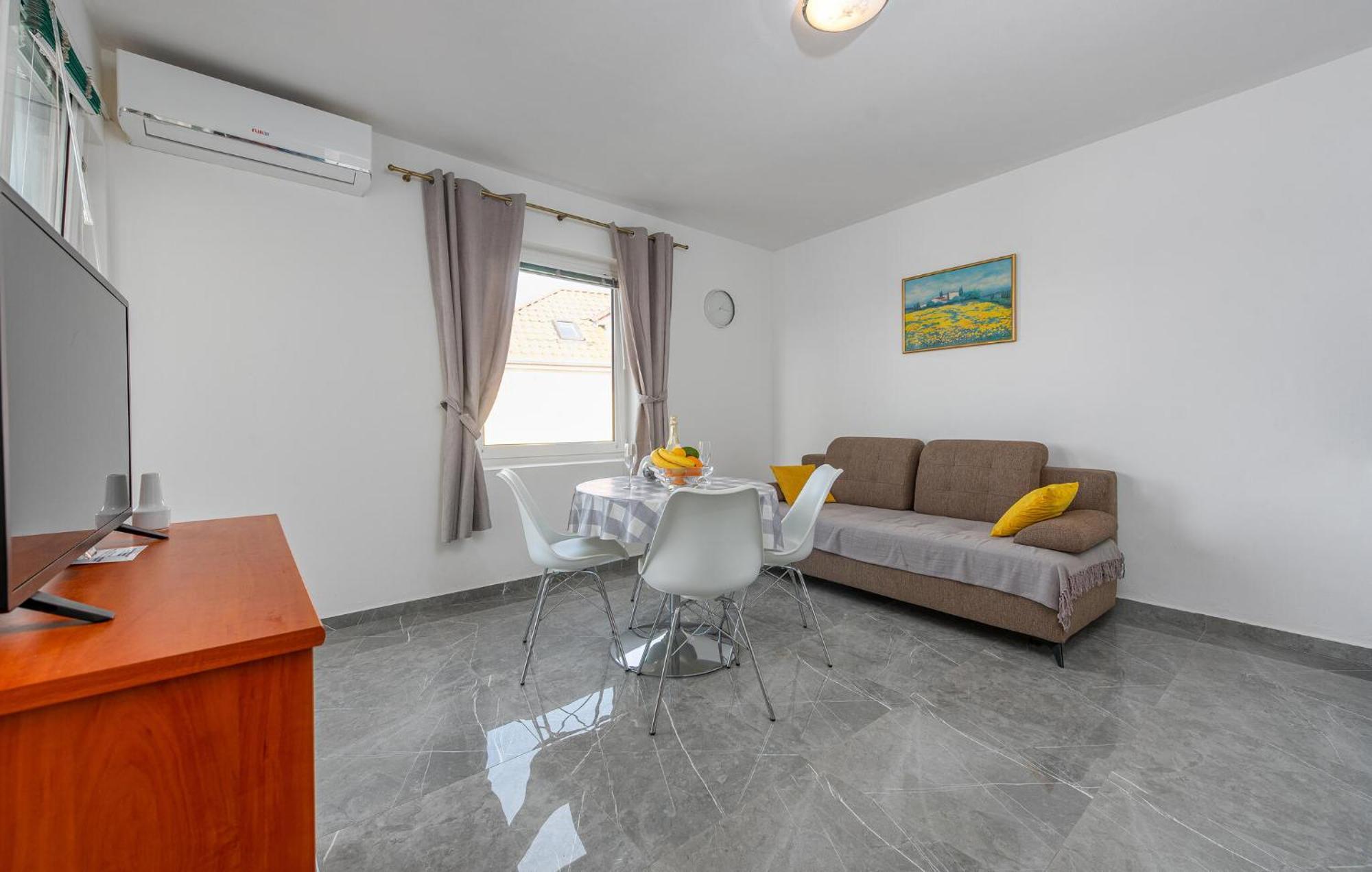Amazing Apartment In Pakostane Exterior photo