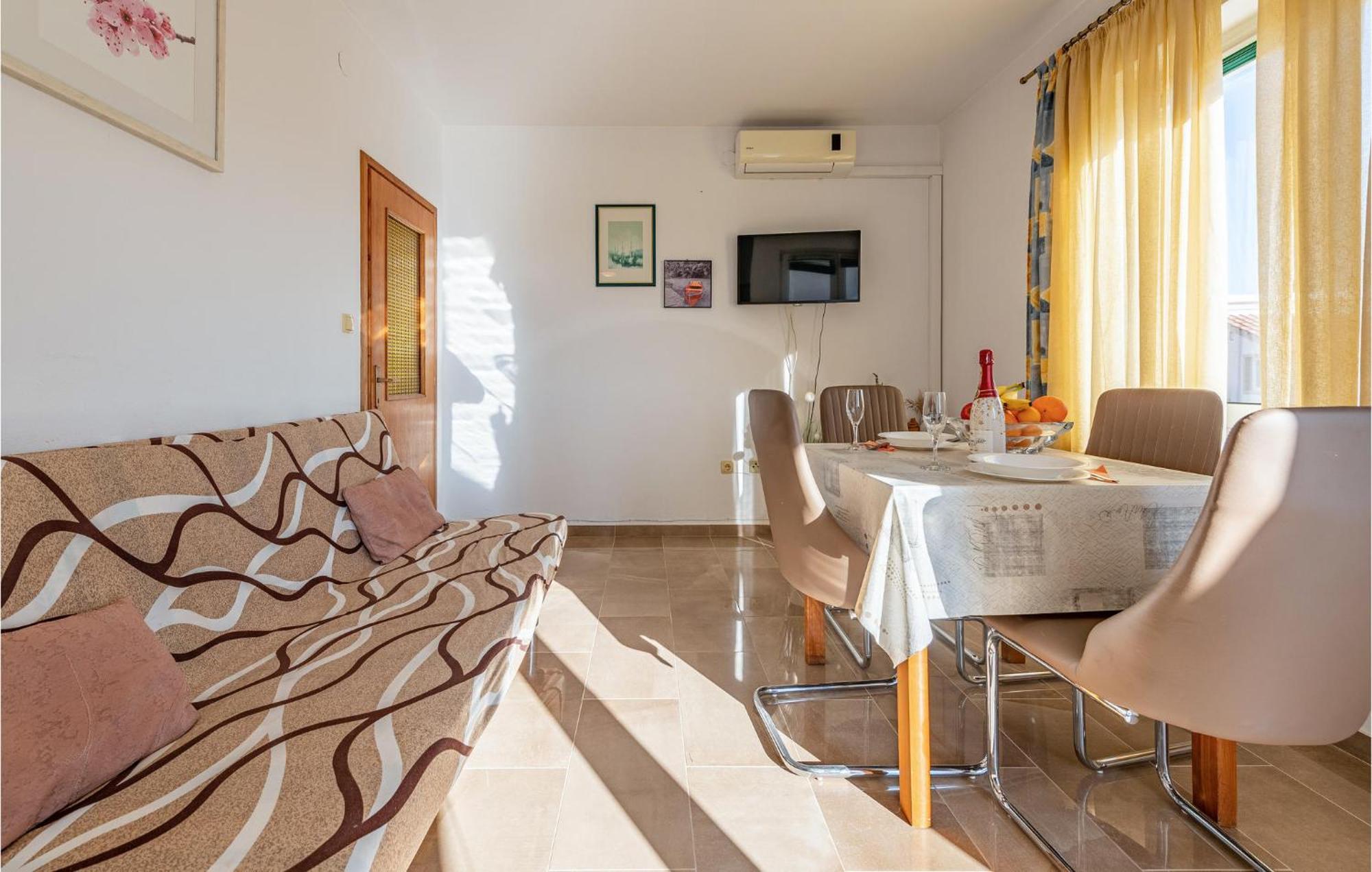 Amazing Apartment In Pakostane Exterior photo
